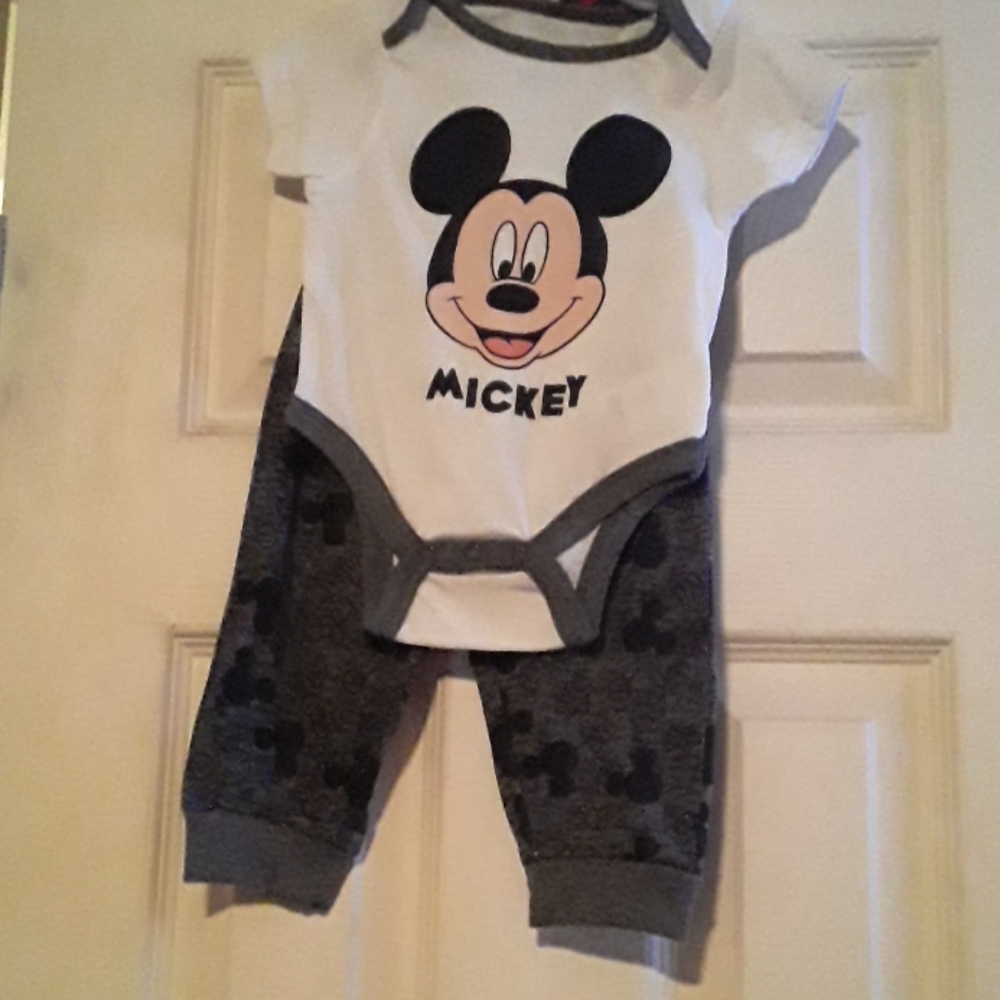 3 PC Disney baby outfit